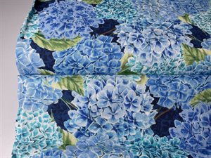 Patchwork stof - Windham Fabrics, smukke hortensia i klare blå toner